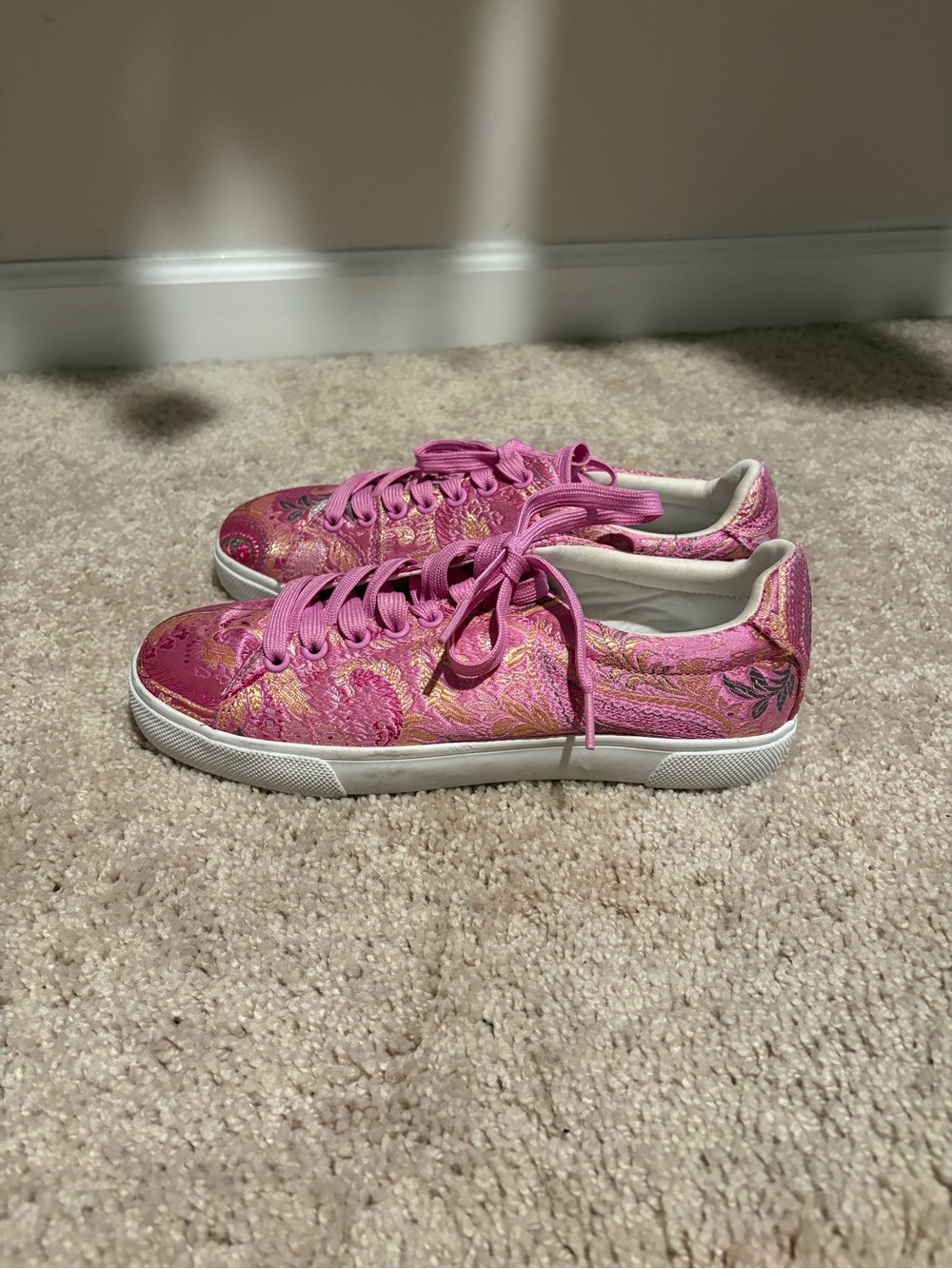 H&M Pink Paisley Women's Sneakers with Matching Zip Pouch - Picture 3 of 6